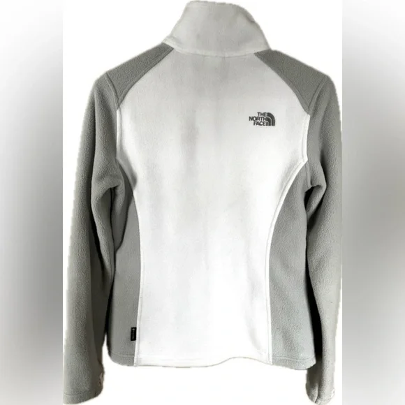The North Face fleece Full zip Jacket- has side pockets with zippers! Small - Picture 2 of 10